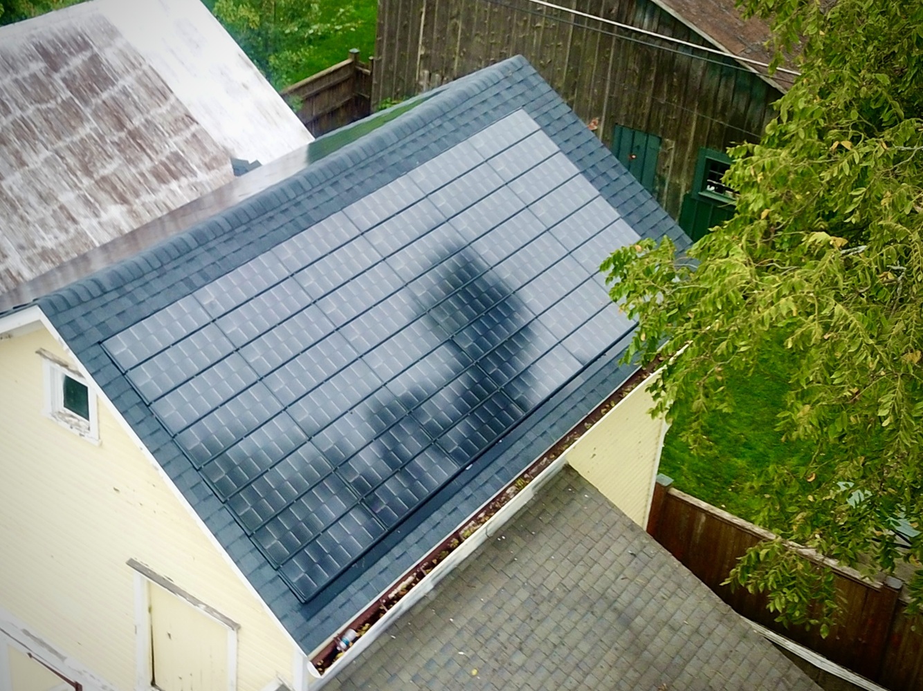 drone_sun_vault_roofing_barn_solar_roof_certainteed_solstice_shingle_Evansville_20250918_2small.jpg
